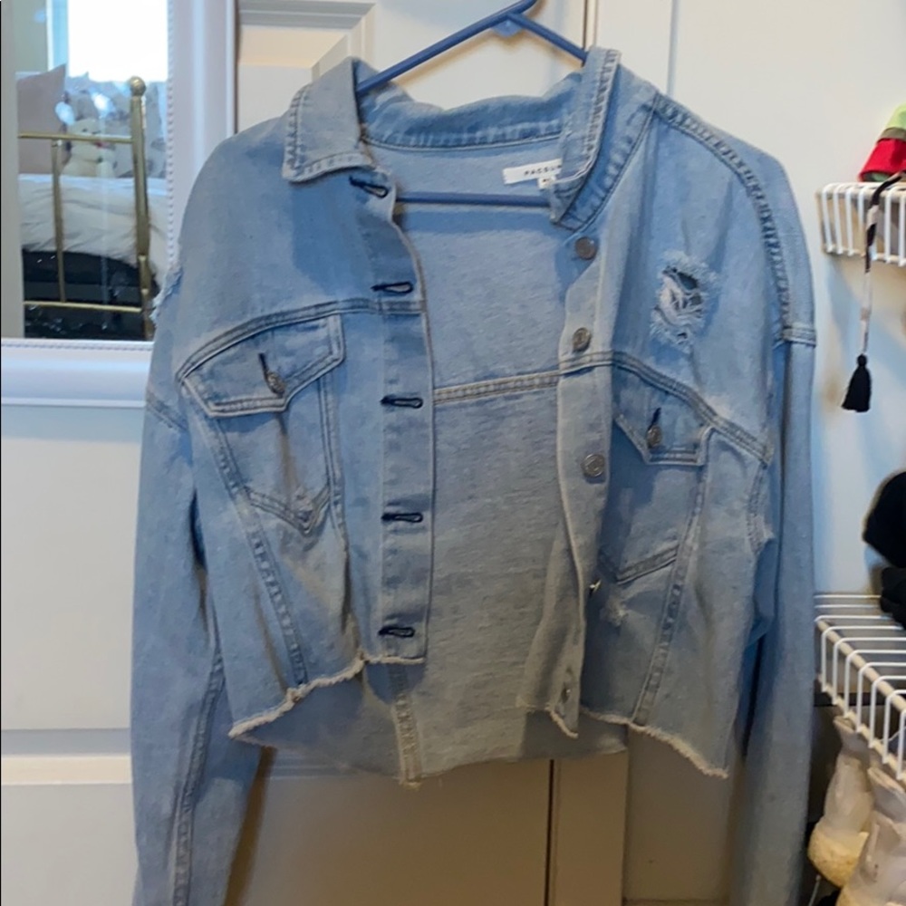 Pacsun cropped distressed jean jacket!